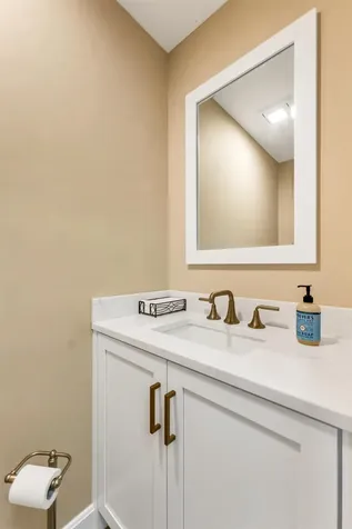 33 Sky Lane Wolfeboro NH 03894