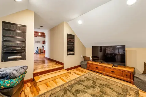 33 Sky Lane Wolfeboro NH 03894