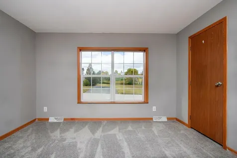 16 Deer Creek Lane St. Johnsbury VT 05819