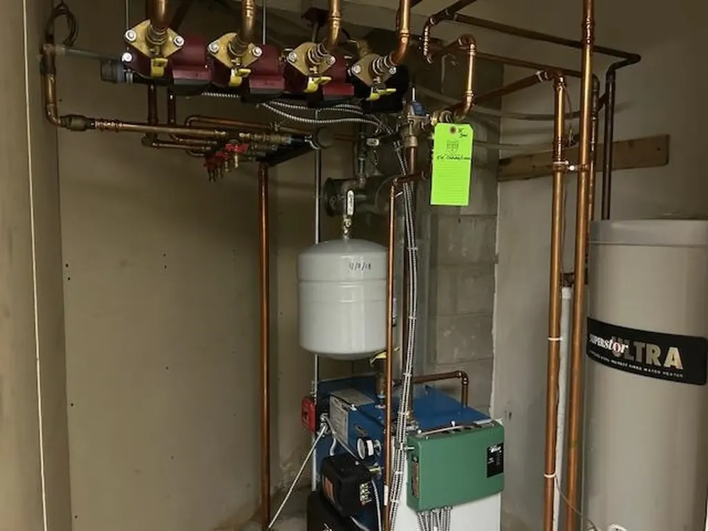 14A Reed Street Londonderry NH 03053