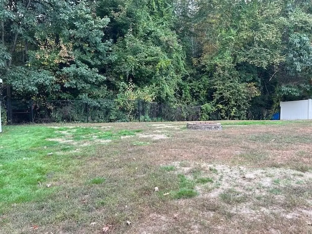 14A Reed Street Londonderry NH 03053