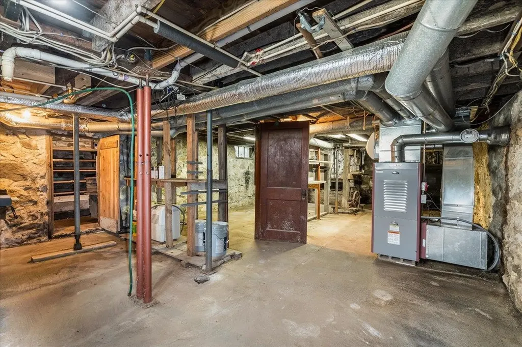 58 Violet Street Manchester NH 03102