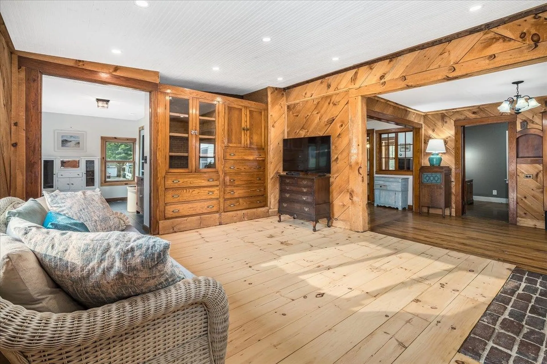 58 Violet Street Manchester NH 03102