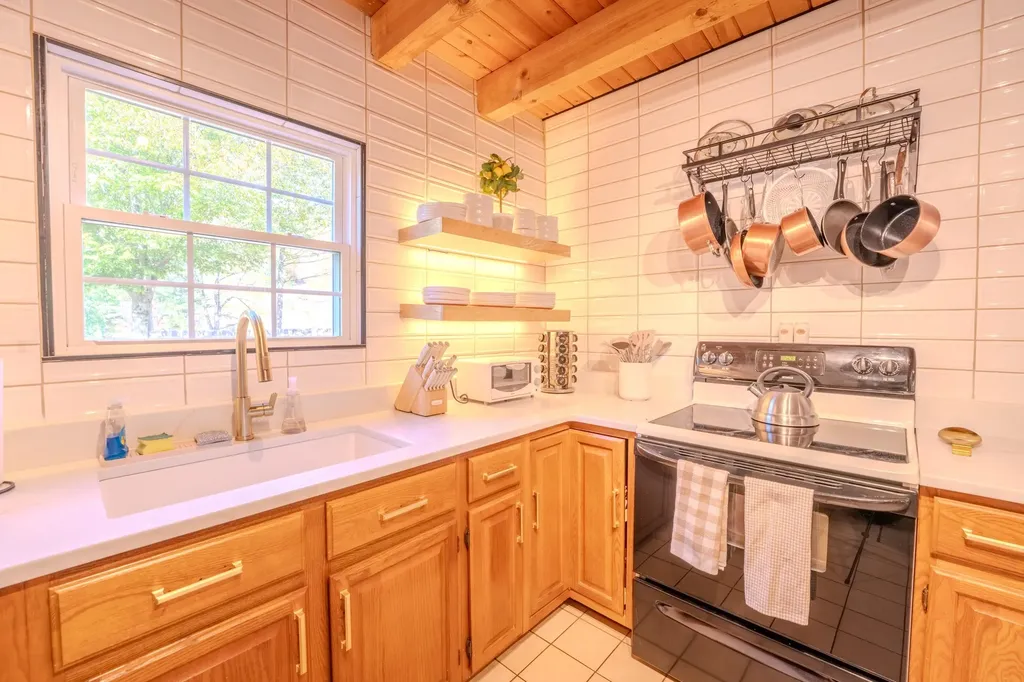 8 Louis Lane Lincoln NH 03251