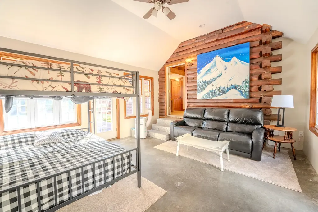 8 Louis Lane Lincoln NH 03251