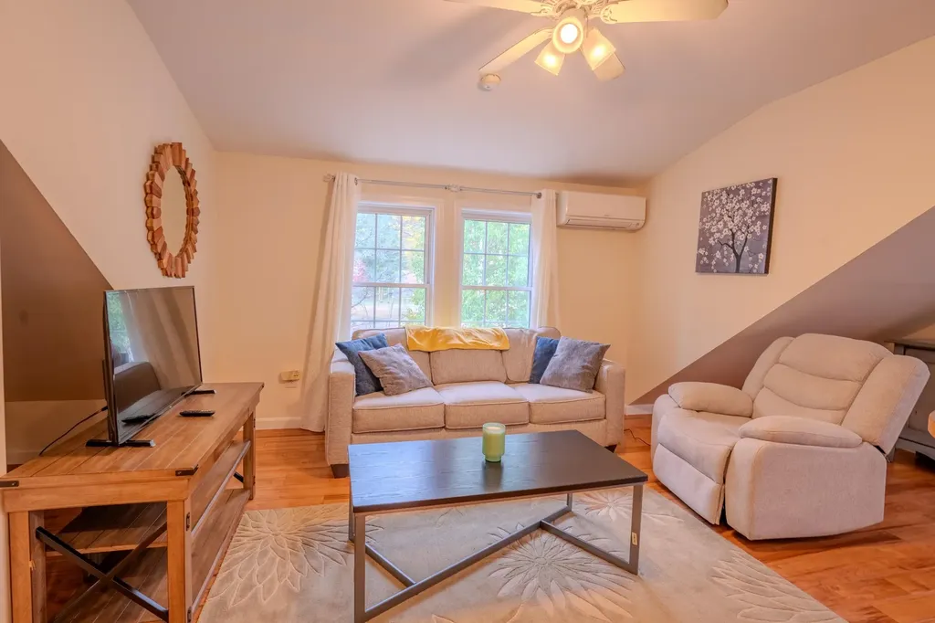 8 Louis Lane Lincoln NH 03251