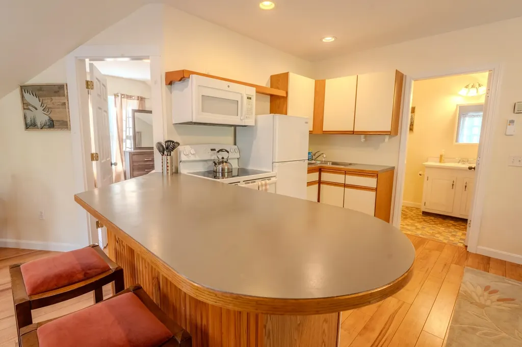 8 Louis Lane Lincoln NH 03251