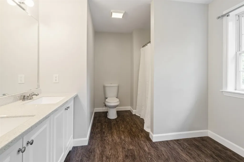 5 Springfield Circle Merrimack NH 03054