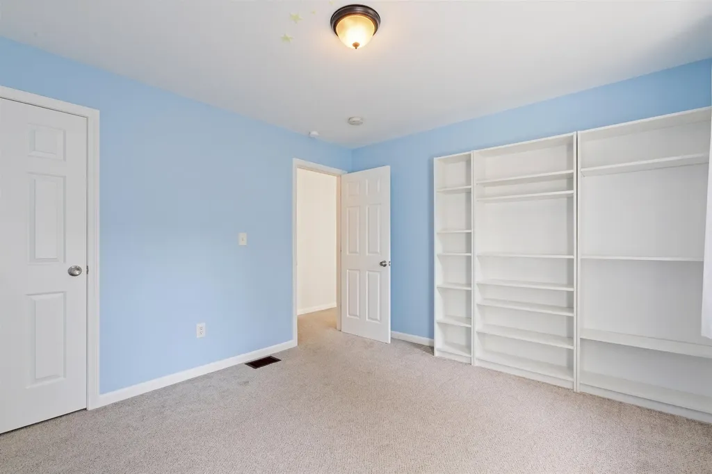 5 Springfield Circle Merrimack NH 03054