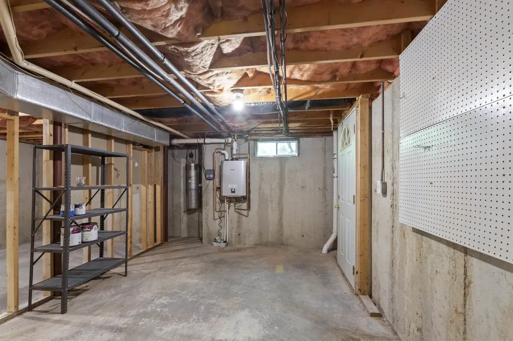 5 Springfield Circle Merrimack NH 03054