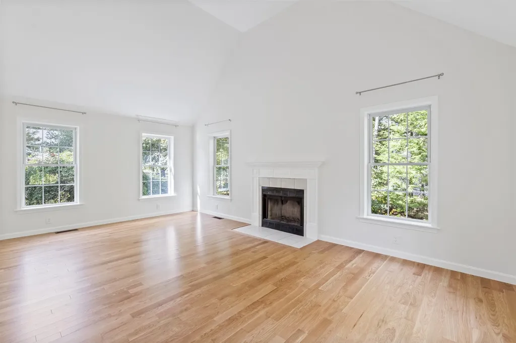 5 Springfield Circle Merrimack NH 03054