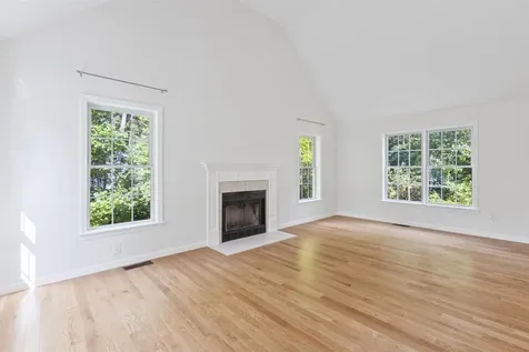 5 Springfield Circle Merrimack NH 03054