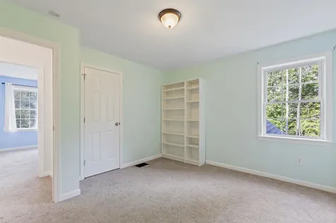5 Springfield Circle Merrimack NH 03054
