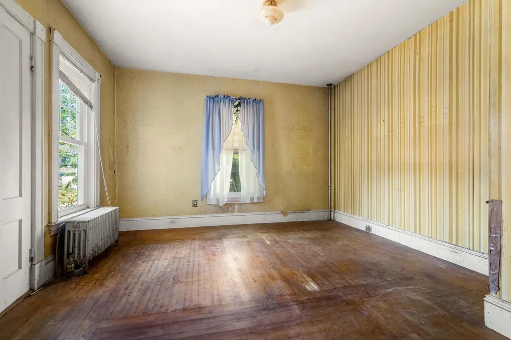 10 Hayes Avenue Manchester NH 03103