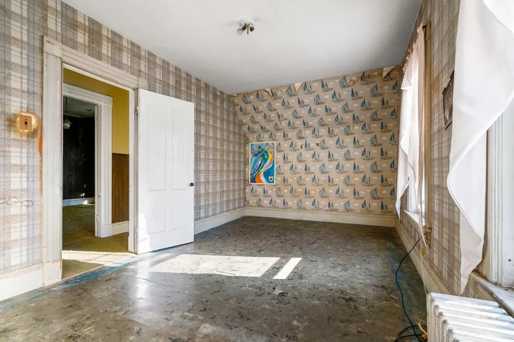 10 Hayes Avenue Manchester NH 03103