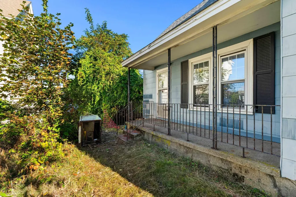 10 Hayes Avenue Manchester NH 03103