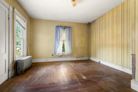 10 Hayes Avenue Manchester NH 03103