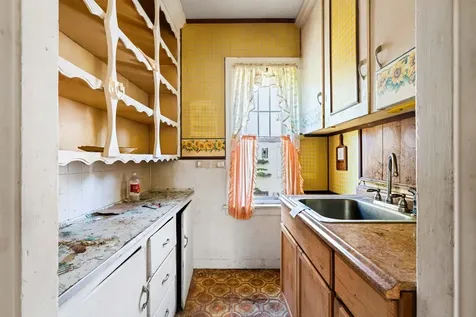 10 Hayes Avenue Manchester NH 03103