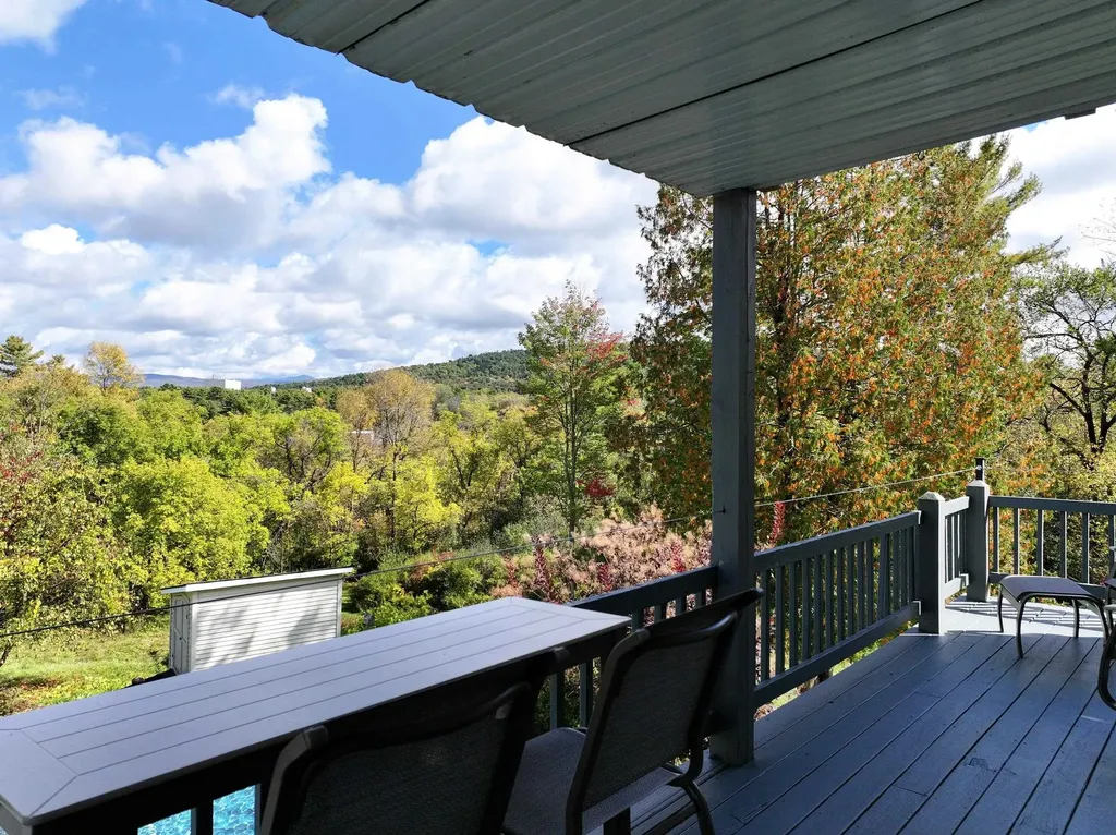 274 Orchard Lane Weybridge VT 05753