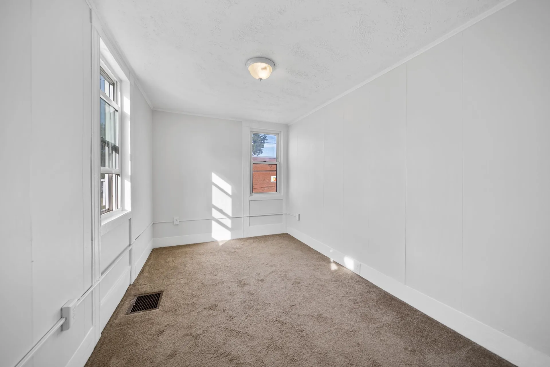 208 Main Street Somersworth NH 03825