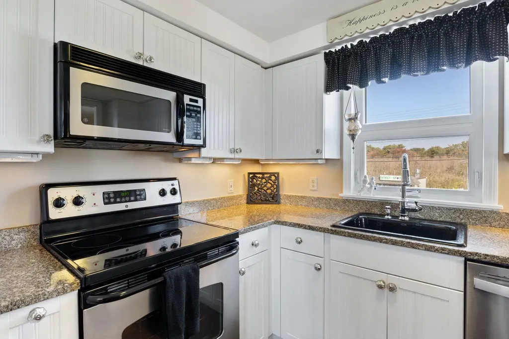 190 Kings Highway Hampton NH 03842