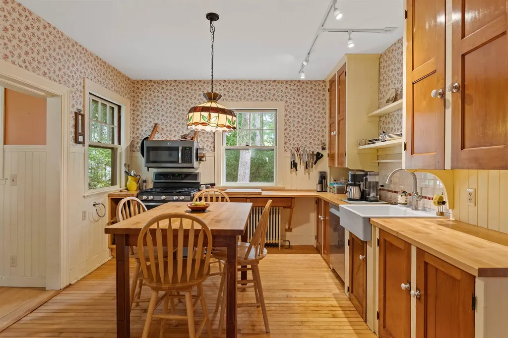 26 Lincoln Street Essex Junction VT 05452