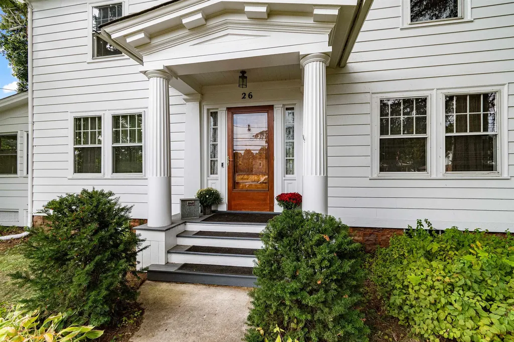 26 Lincoln Street Essex Junction VT 05452