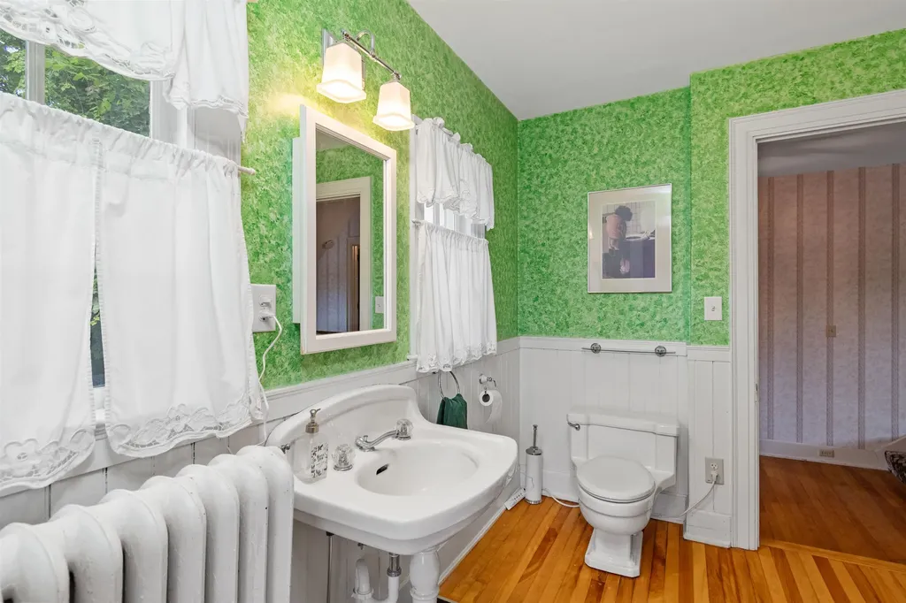 26 Lincoln Street Essex Junction VT 05452