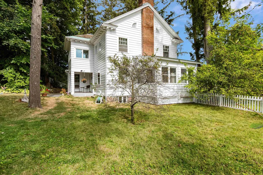 26 Lincoln Street Essex Junction VT 05452