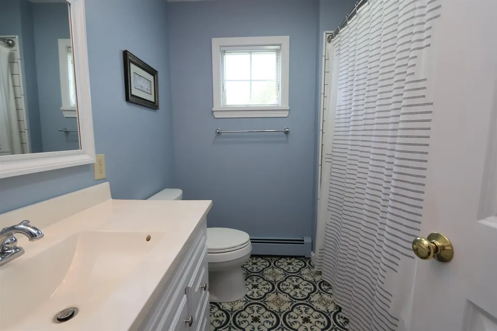 43 Main Avenue South Hampton NH 03827