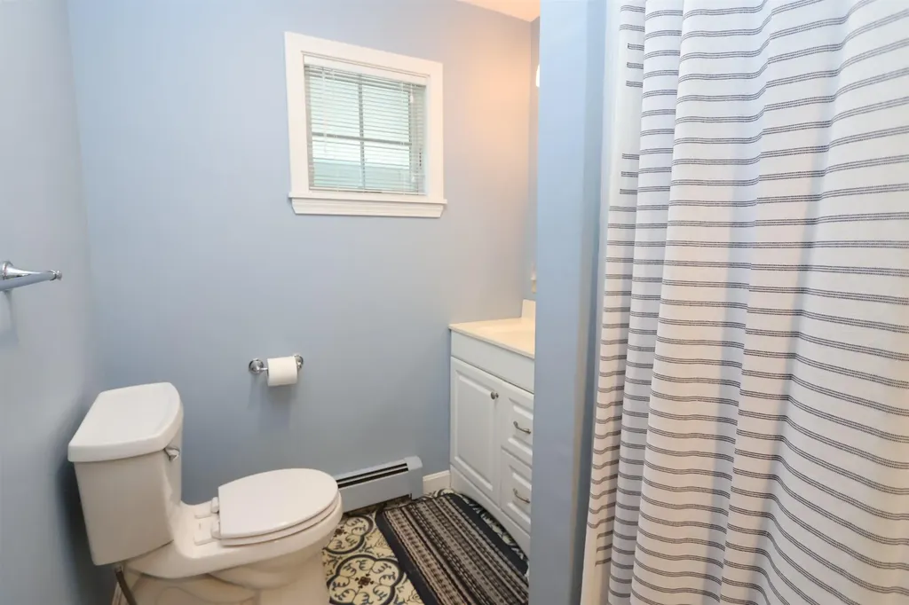 43 Main Avenue South Hampton NH 03827