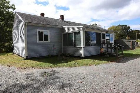 43 Main Avenue South Hampton NH 03827