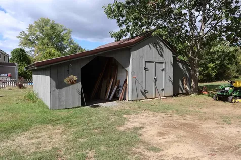 43 Main Avenue South Hampton NH 03827