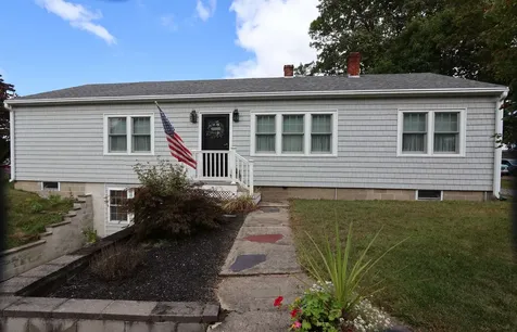 43 Main Avenue South Hampton NH 03827