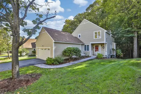 4 Jared Circle Nashua NH 03063