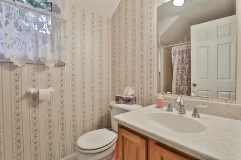 4 Jared Circle Nashua NH 03063