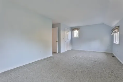 4 Jared Circle Nashua NH 03063