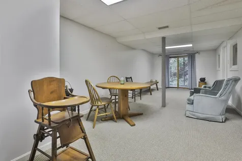 4 Jared Circle Nashua NH 03063