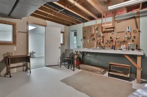 4 Jared Circle Nashua NH 03063