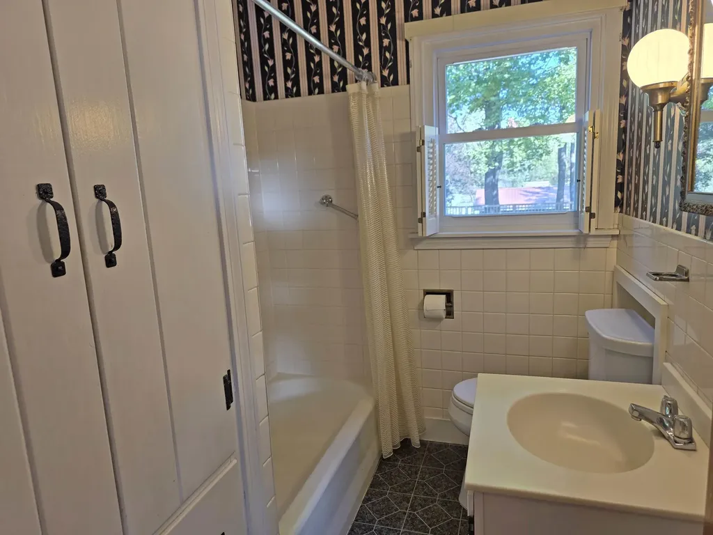 15 Laurel Street Brattleboro VT 05301