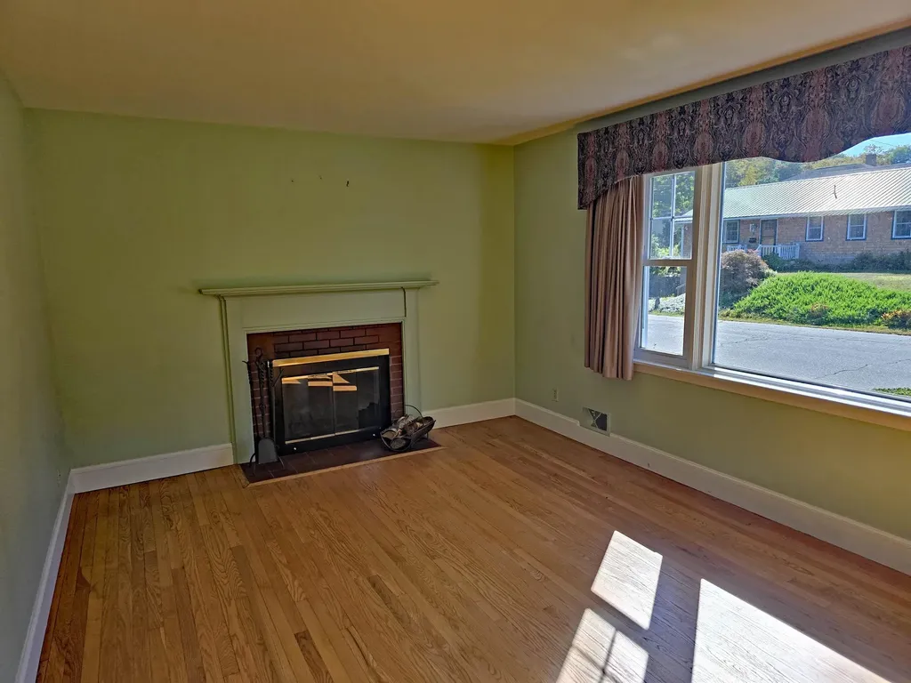 15 Laurel Street Brattleboro VT 05301