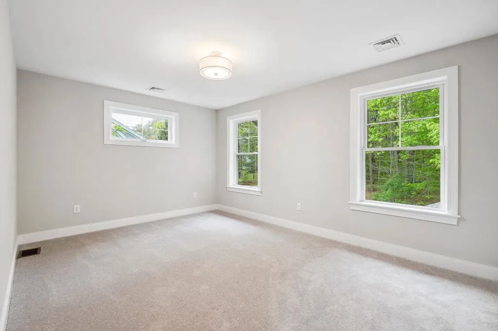 12 Washburn Farm Lane Kittery ME 03905