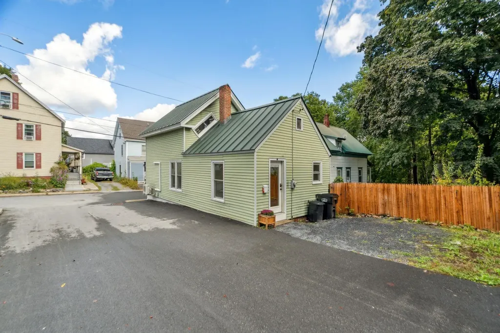 4 Gove Street Rockingham VT 05101