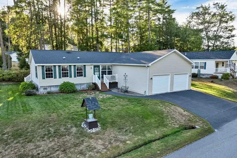 14 Mansfield Woods Way New Hampton NH 03256