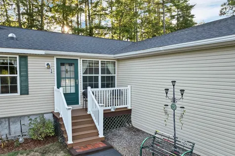 14 Mansfield Woods Way New Hampton NH 03256