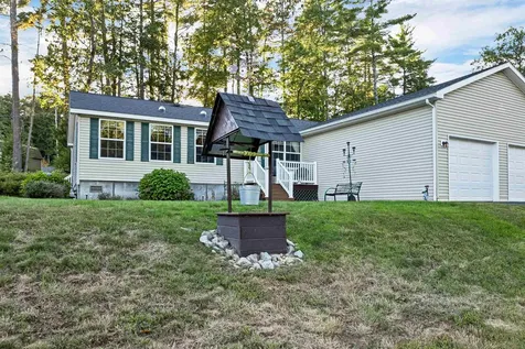 14 Mansfield Woods Way New Hampton NH 03256