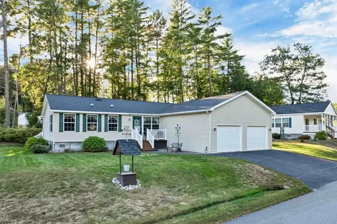14 Mansfield Woods Way New Hampton NH 03256