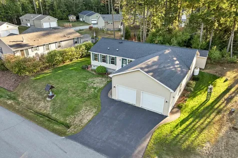 14 Mansfield Woods Way New Hampton NH 03256