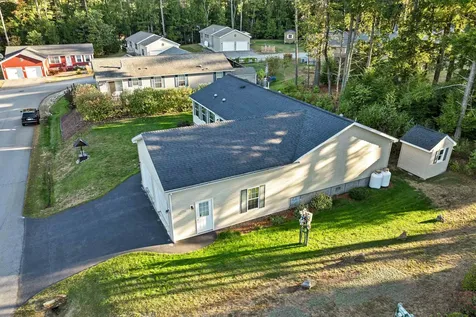 14 Mansfield Woods Way New Hampton NH 03256