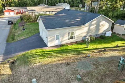 14 Mansfield Woods Way New Hampton NH 03256